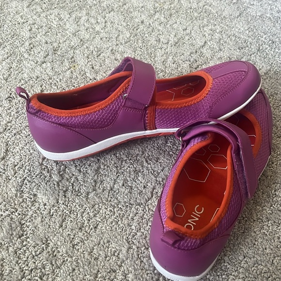 Vionic purple/orange velcro strap shoe - Picture 2 of 4